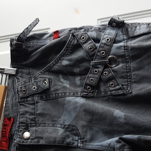 Tripp NYC Gray Camouflage Capris - Picture 12 of 13